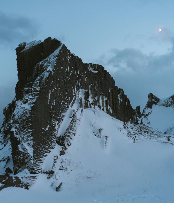 Minimalist arctic landscape representing peaceful recovery atmosphere